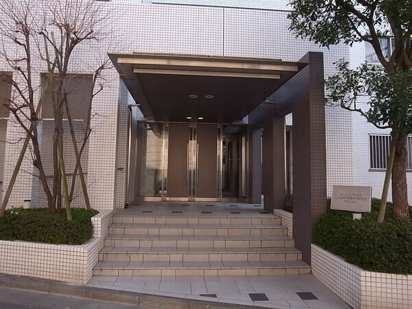 【サーラコモド八幡山ヴェローナ】エントランス 【サーラコモド八幡山ヴェローナ】エントランス