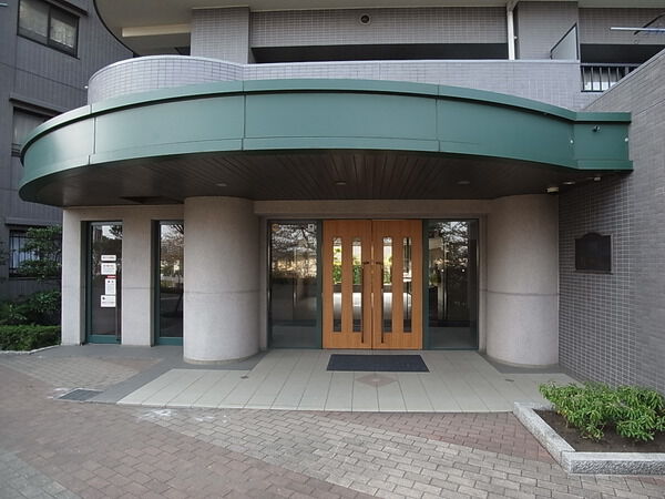 【モアステージ桜ヶ丘】エントランス 【モアステージ桜ヶ丘】エントランス