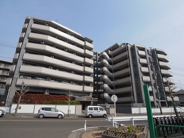 【ライオンズヴィアーレ大和桜ヶ丘】北西側からみた外観 【ライオンズヴィアーレ大和桜ヶ丘】北西側からみた外観