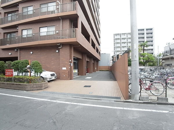 【レクセルプラザ鶴間】駐車場