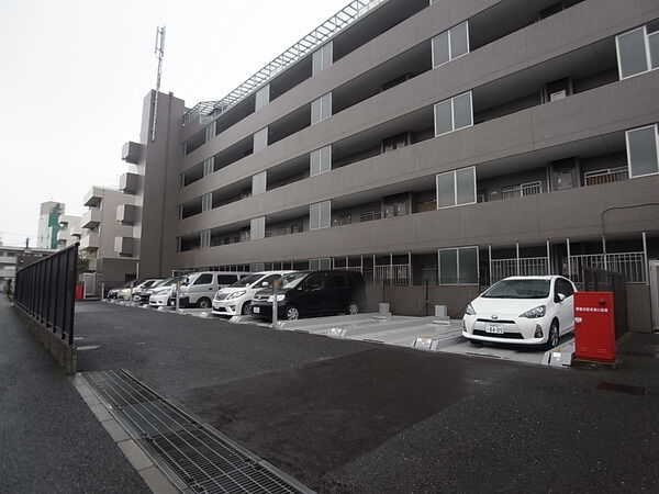 【ルピナス南林間】駐車場 【ルピナス南林間】駐車場