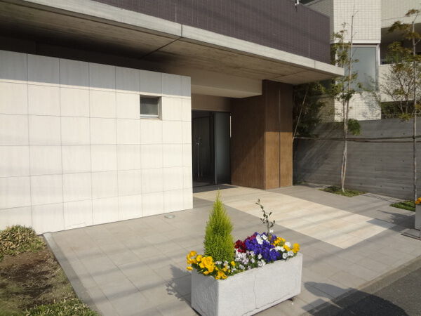 【エルフィーノ鎌倉大船】エントランス 【エルフィーノ鎌倉大船】エントランス