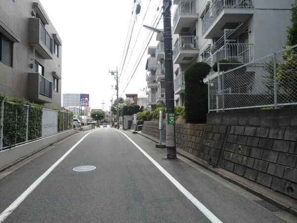 【多摩永山第１スカイマンション】前面道路