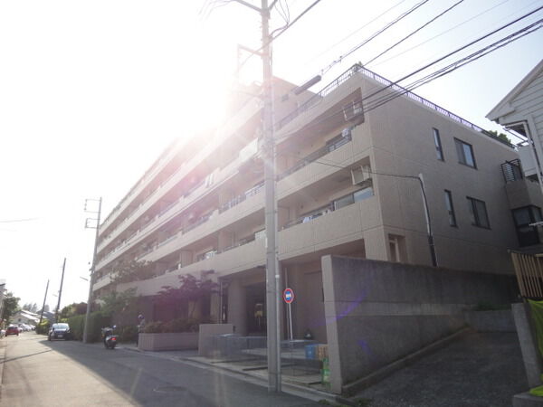 【ルイシャトレ多摩永山】外観写真