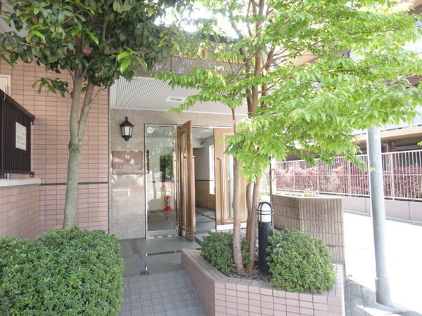 【クリオ多摩永山壱番館】エントランス