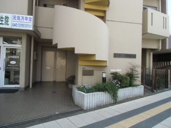 【アンクレール聖蹟桜ヶ丘】建物入口