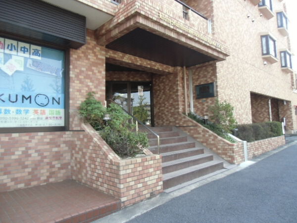 【ライオンズマンション聖蹟桜ヶ丘第5】建物入口