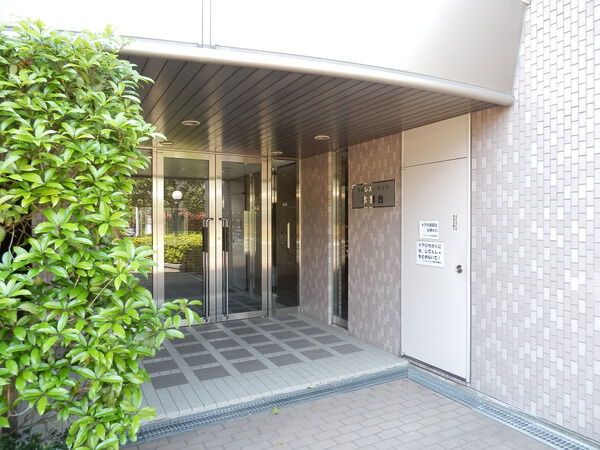 【フォレストサイド本郷台】エントランス