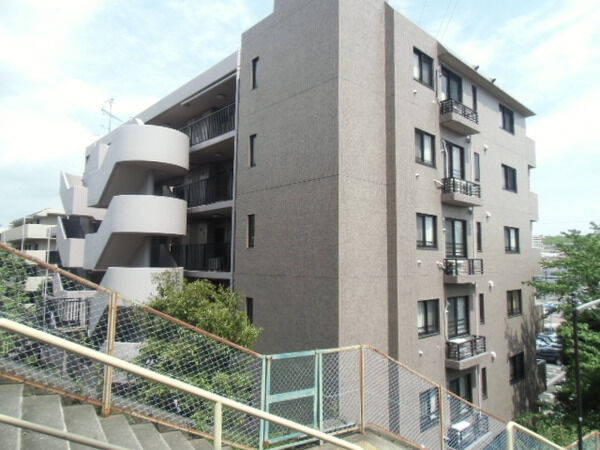 【エステスクエア多摩永山】建物外観 【エステスクエア多摩永山】建物外観