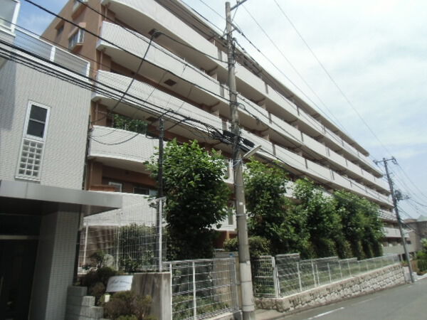 【ライオンズヒルズ多摩永山】建物外観 【ライオンズヒルズ多摩永山】建物外観