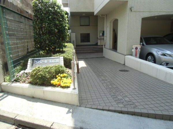 【プロスペアー第1永山公園】建物入口 【プロスペアー第1永山公園】建物入口