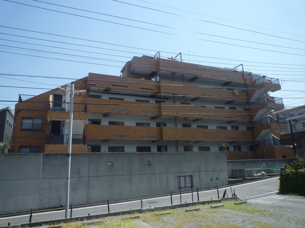 【ライオンズマンション多摩永山】外観