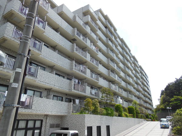 【オーベル鎌倉植木】アプローチと外観 【オーベル鎌倉植木】アプローチと外観