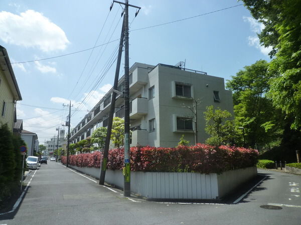 【サニークレスト聖蹟桜ヶ丘】外観