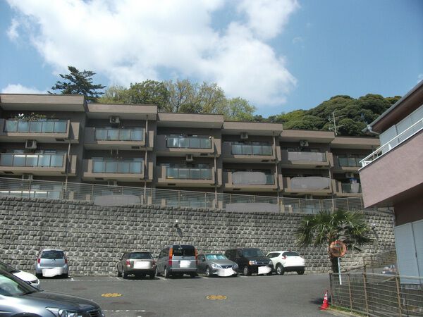【カルム百草園】建物外観 【カルム百草園】建物外観