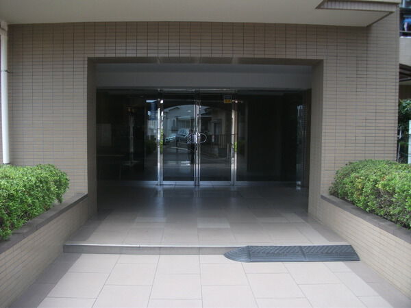 【リーベスト府中】エントランス 【リーベスト府中】エントランス