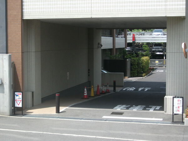 【ライオンズ府中中河原マークスフォート】マンション敷地内 【ライオンズ府中中河原マークスフォート】マンション敷地内