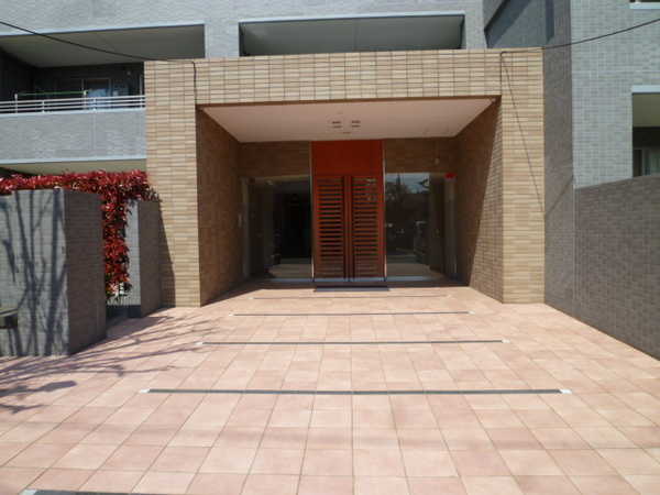 【グローリオ府中多摩川】エントランス