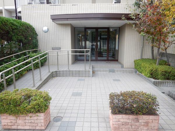 【津田沼屋敷パークホームズ】マンションエントランス