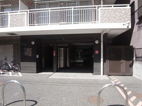 【ユーカリハイツ横須賀中央】エントランス 【ユーカリハイツ横須賀中央】エントランス