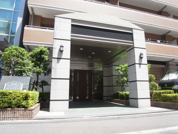 【日神パレステージ横須賀中央】エントランス