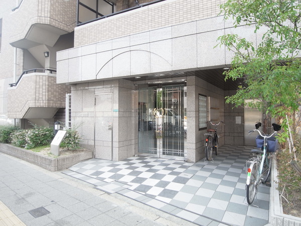 【クラウンセゾン粉浜】エントランス前 【クラウンセゾン粉浜】エントランス前