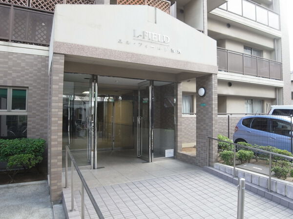 【エルフィールド粉浜】エントランス前 【エルフィールド粉浜】エントランス前
