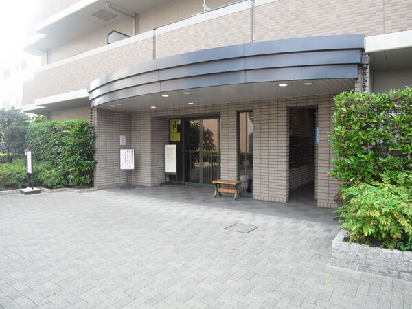 【ディオフェルティ粉浜】エントランス前 【ディオフェルティ粉浜】エントランス前