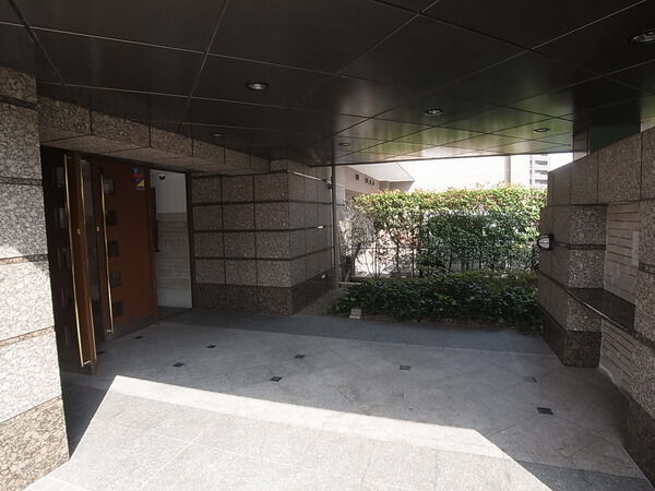 【クレストフォルム浦安弐番館】エントランス 【クレストフォルム浦安弐番館】エントランス