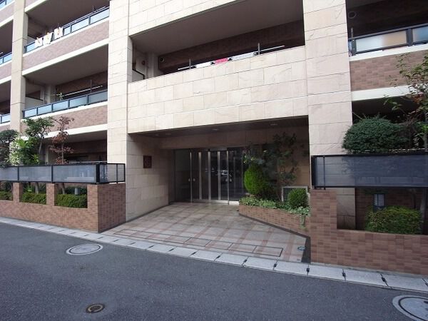 【アルファグランデ行徳弐番街】エントランス