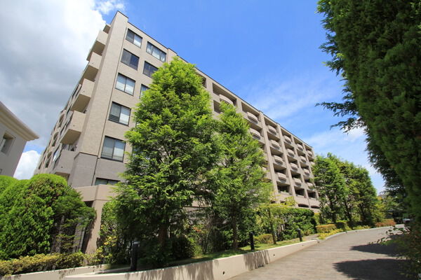 【オーベルグランディオ上大岡】外観