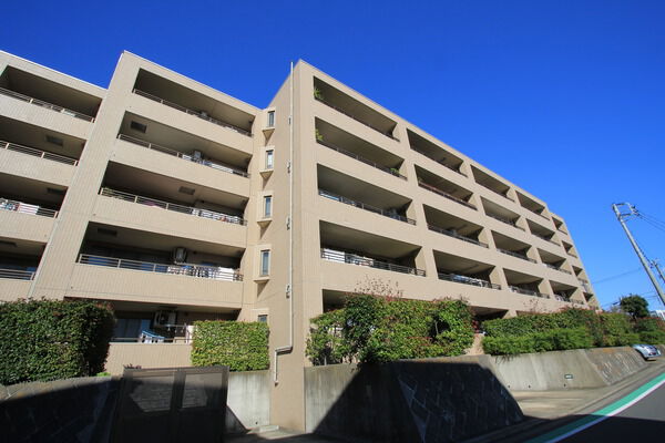 【クリオ上大岡西壱番館】外観