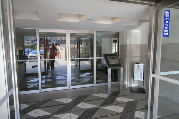 【グランシーナ上大岡プラティナム】エントランス 【グランシーナ上大岡プラティナム】エントランス