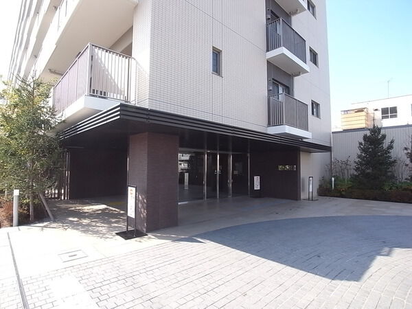 【サンクレイドル昭島Ⅲ】エントランスアプローチ