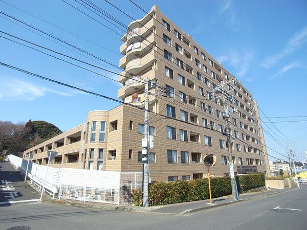 【アパガーデンパレス成田】外観写真