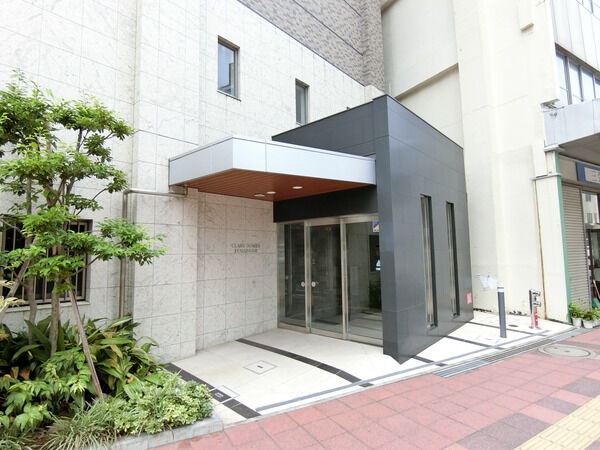 【クレアホームズ船橋】エントランス外観
