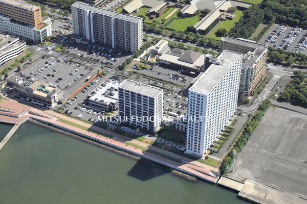 【グランスイートブルーベイフロントタワー】外観写真