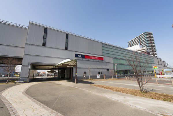 つくばエクスプレス「みどりの」駅まで約130m（徒歩2分）。		