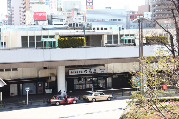 川口西公園を通り抜け、京浜東北・根岸線「川口」駅まで徒歩4分。