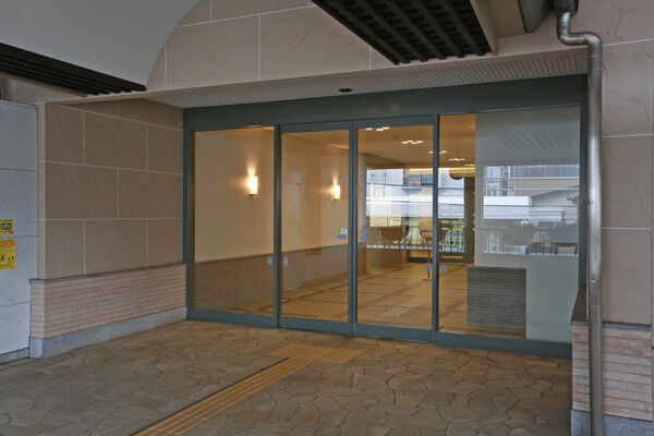 オートロックシステムで日常生活のセキュリティを守ります。 オートロックシステムで日常生活のセキュリティを守ります。