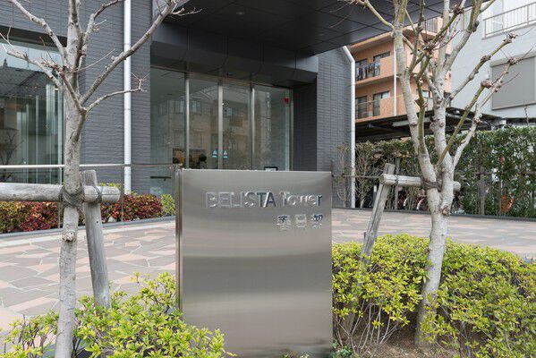 居住者用の駐車スペースを184台分敷地内に確保。		