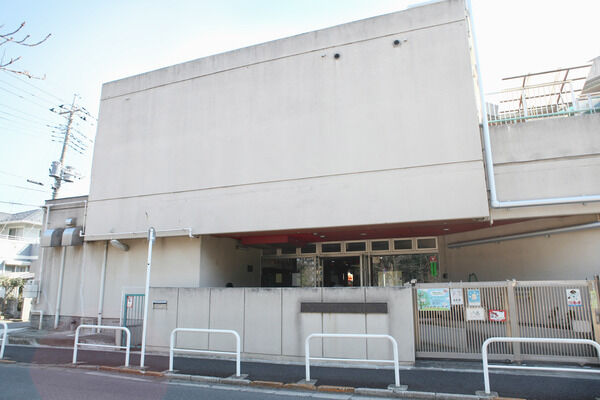 「新松戸中央保育所」は、約1,000m（徒歩12分）。