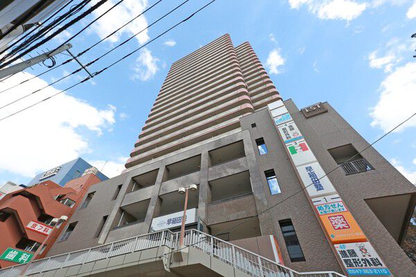 【ライオンズステーションタワー松戸】1~4階は6つの店舗・事務所と豊富なオープンスペースで構成されています。 【ライオンズステーションタワー松戸】1~4階は6つの店舗・事務所と豊富なオープンスペースで構成されています。