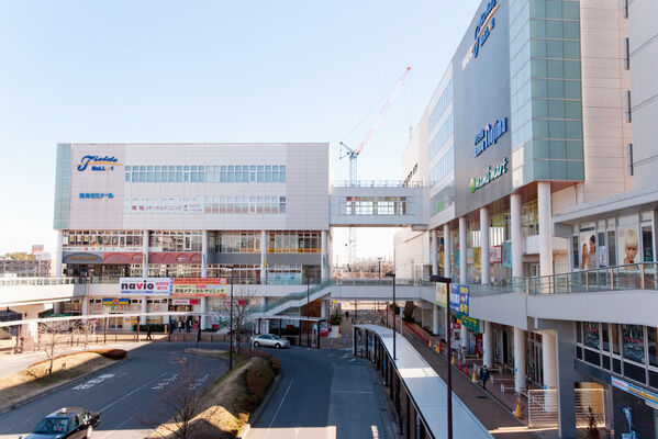 「南柏」駅乗口直結の「フィールズ南柏」には約30の専門店が充実。