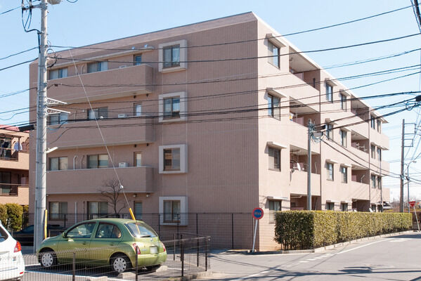 【南柏パークホームズ参番館】駅の近くにあることを忘れるような、心和む穏やかな立地。 【南柏パークホームズ参番館】駅の近くにあることを忘れるような、心和む穏やかな立地。