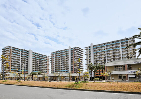 クリニックと薬局で形成されたクリニックモール「ドクターズベイ」を敷地内に設置。