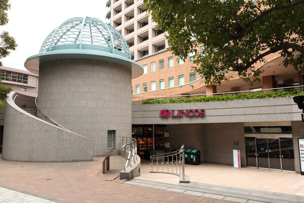 「マルエツ　リンコスシバーシティ店」は、約80m（徒歩1分）。