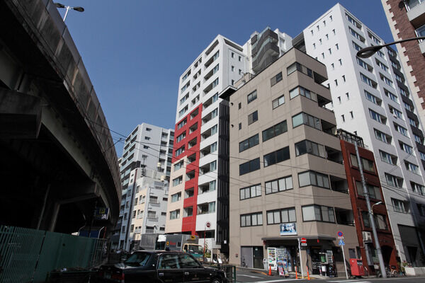 【パークホームズセントラルシティ中央区湊】南東方向から見た外観。隅田川にかかる佃大橋の近くです。 【パークホームズセントラルシティ中央区湊】南東方向から見た外観。隅田川にかかる佃大橋の近くです。