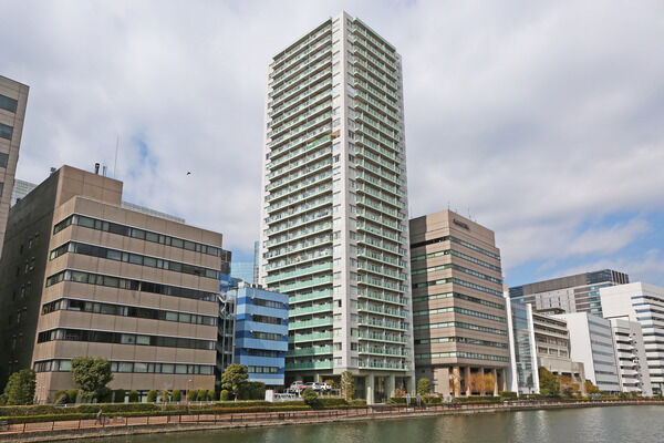 【品川タワーフェイス】住戸を外側に向けてレイアウトし、眺望のよさも愉しめます。		 【品川タワーフェイス】住戸を外側に向けてレイアウトし、眺望のよさも愉しめます。