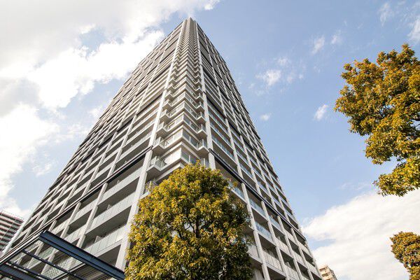 【ベイクレストタワー】ゲストルーム（2部屋）、託児所等があり、多彩なライフスタイルをサポートができます。	